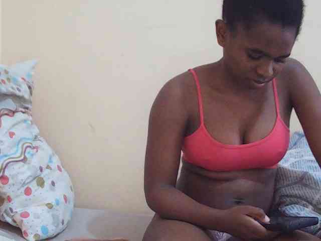 Sweetdiva2 webcam