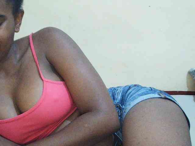 Sweetdiva2 Live Webcam on BongaCams