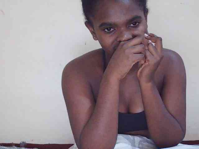 Sweetdiva2 webcam