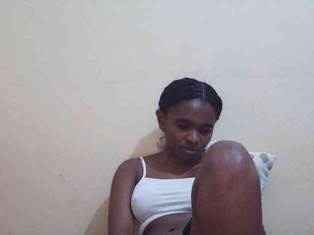 Sweetdiva2 webcam