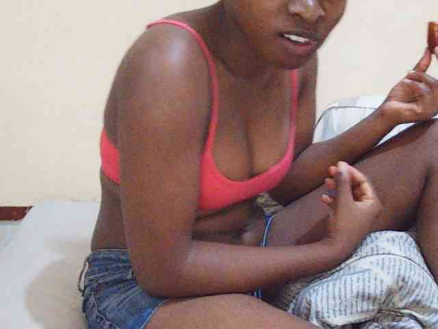 Sweetdiva2 Live Webcam on BongaCams