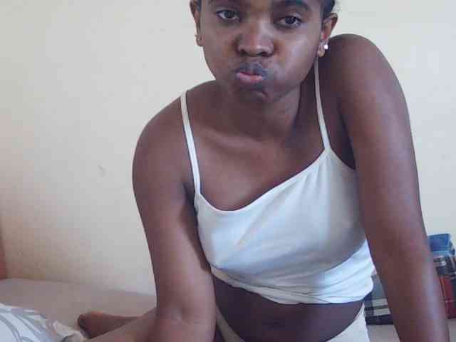 Sweetdiva2 webcam