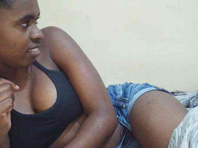 Sweetdiva2 webcam