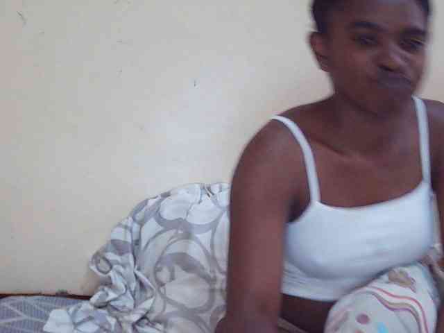 Sweetdiva2 webcam