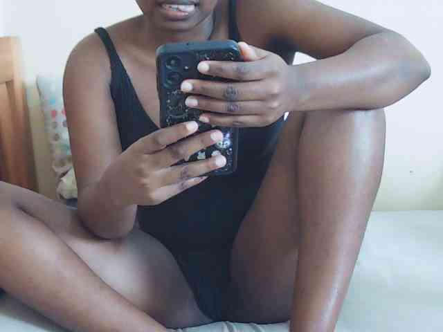 Sweetdiva2 webcam