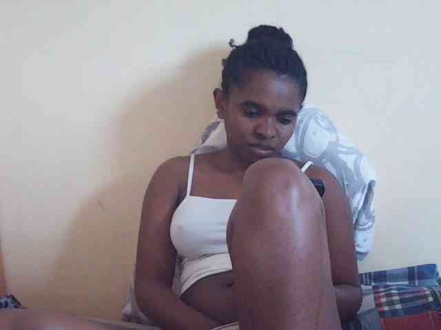 Sweetdiva2 webcam