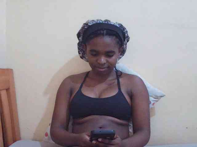 Sweetdiva2 webcam