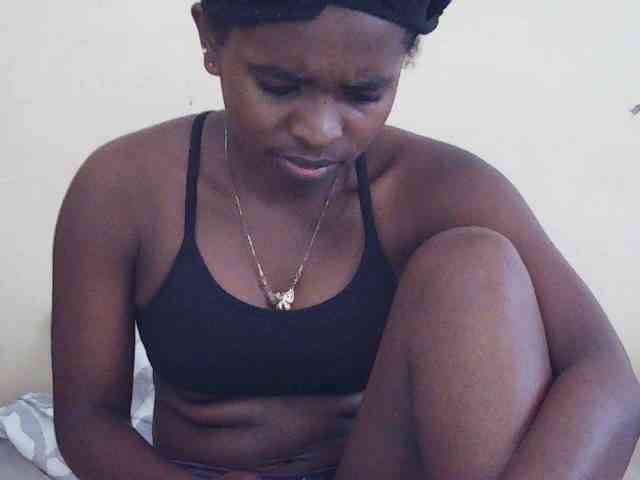 Sweetdiva2 webcam