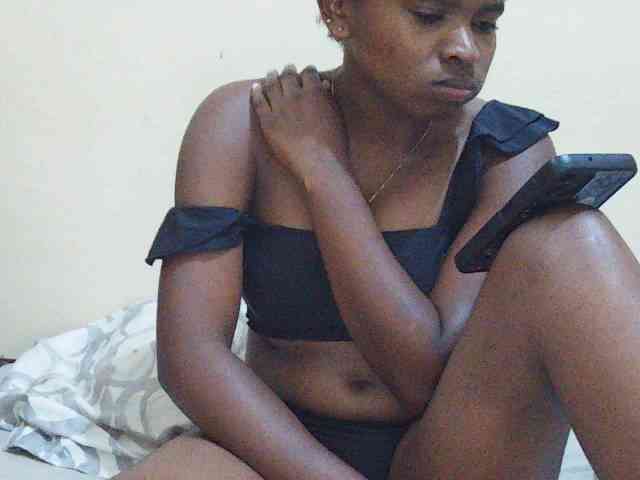 Sweetdiva2 webcam