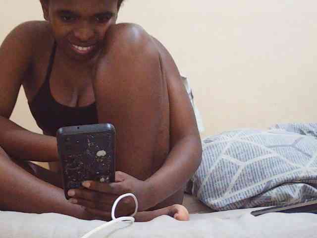 Sweetdiva2 webcam