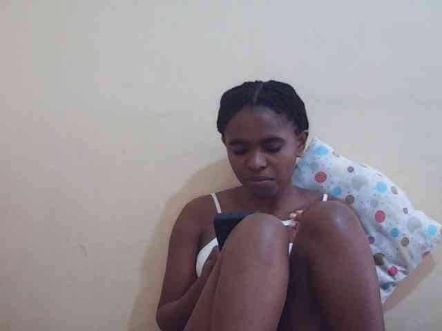 Sweetdiva2 webcam