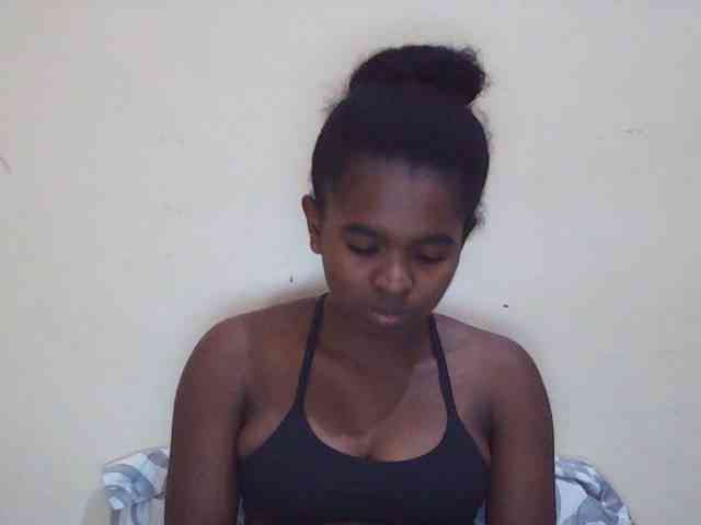 Sweetdiva2 webcam