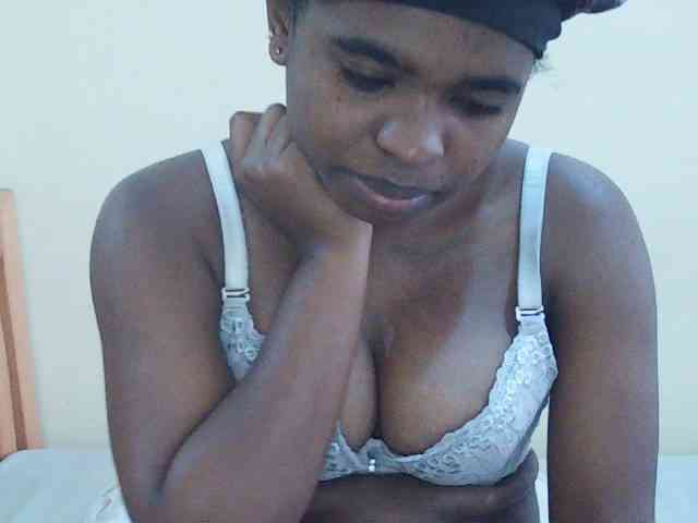 Sweetdiva2 webcam