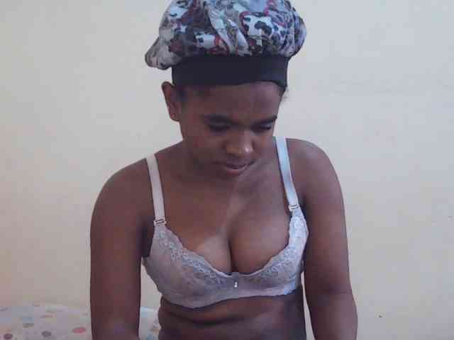 Sweetdiva2 webcam