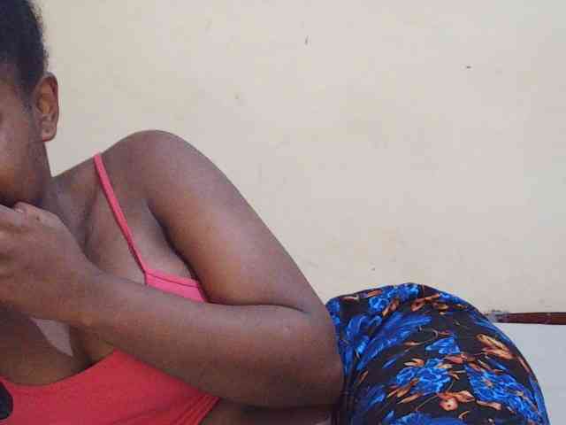 Sweetdiva2 webcam
