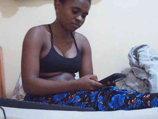 Sweetdiva2 webcam