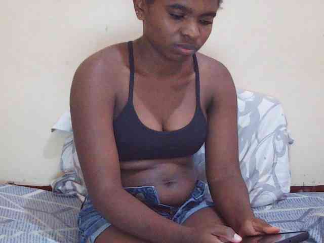 Sweetdiva2 webcam