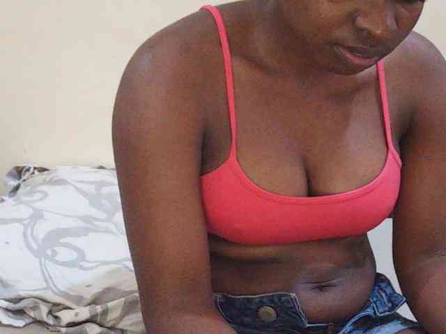 Sweetdiva2 Live Webcam on BongaCams