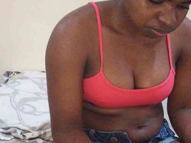 Sweetdiva2 Live Webcam on BongaCams