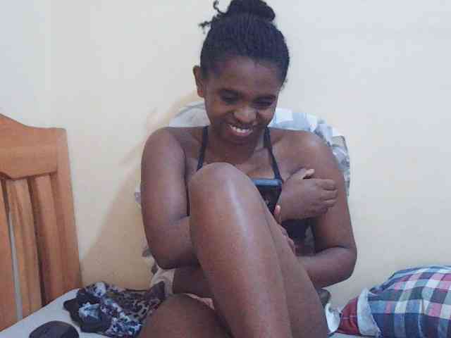 Sweetdiva2 webcam