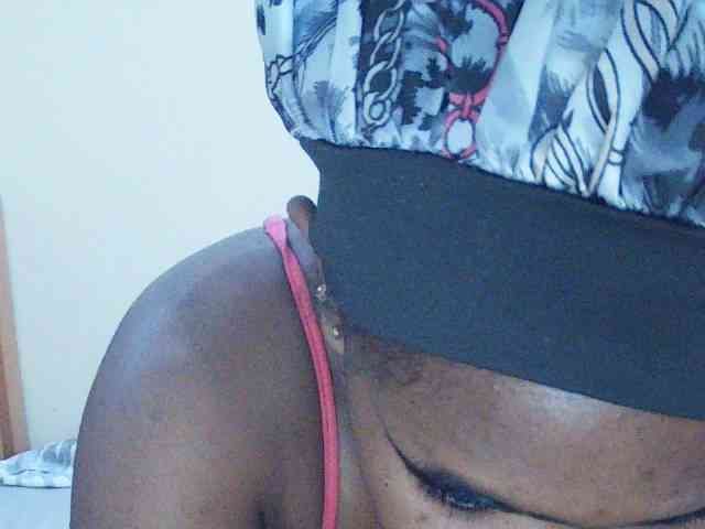Sweetdiva2 webcam