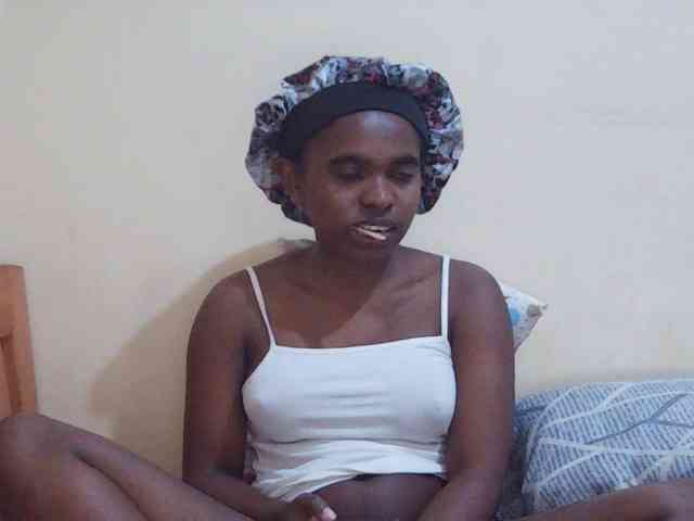Sweetdiva2 webcam