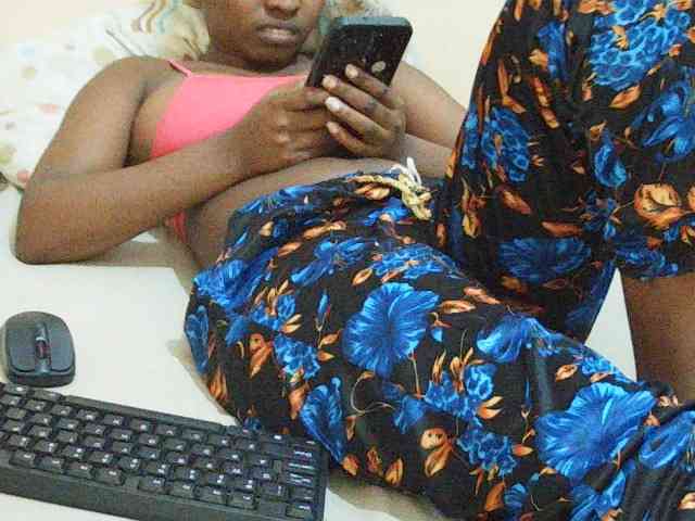 Sweetdiva2 webcam