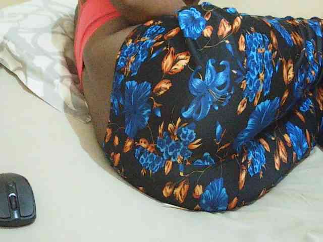 Sweetdiva2 webcam