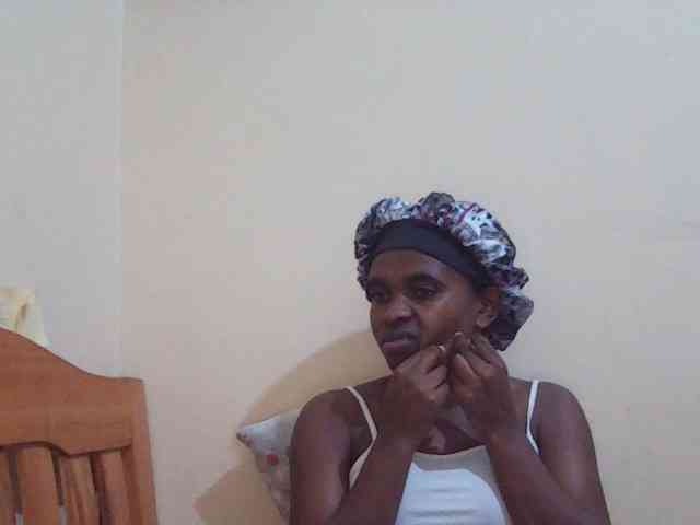 Sweetdiva2 webcam