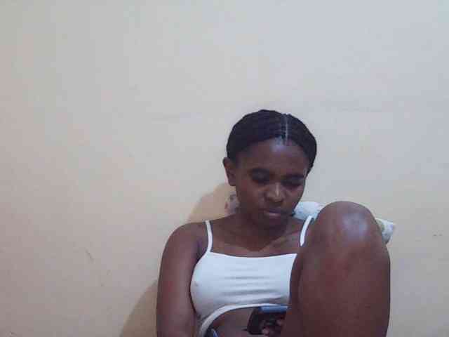 Sweetdiva2 webcam
