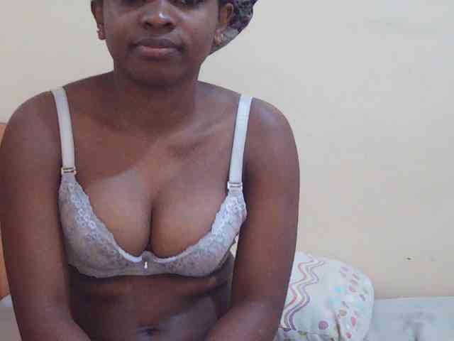 Sweetdiva2 webcam