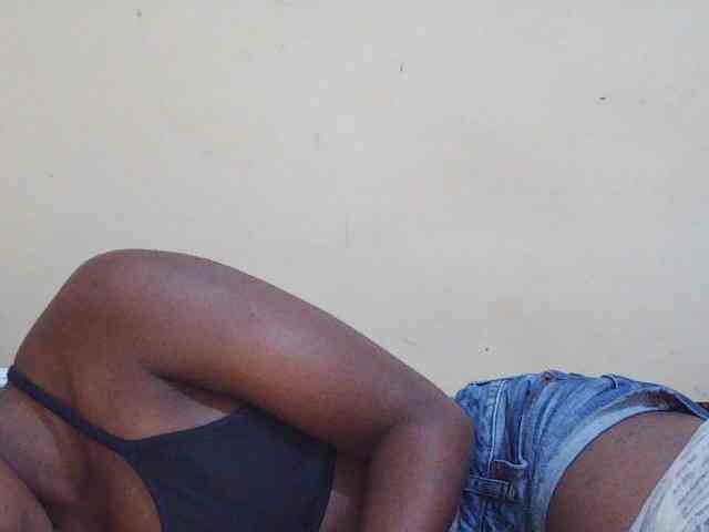 Sweetdiva2 Live Webcam on BongaCams