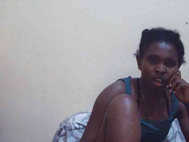 Sweetdiva2 Live Webcam on BongaCams