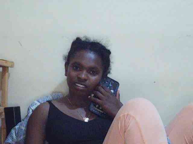Sweetdiva2 webcam