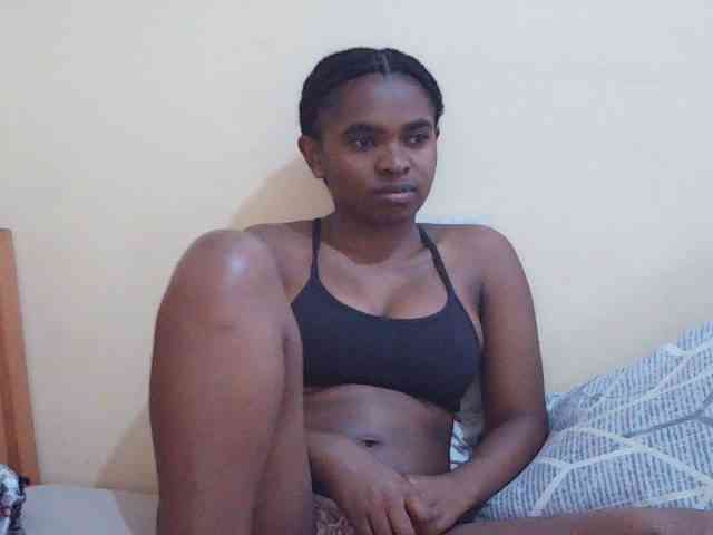 Sweetdiva2 webcam
