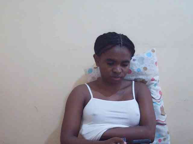 Sweetdiva2 webcam
