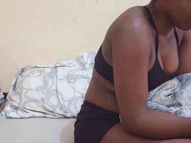 Sweetdiva2 webcam