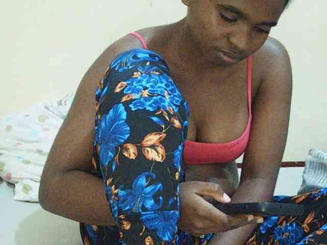 Sweetdiva2 webcam