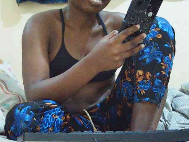 Sweetdiva2 webcam