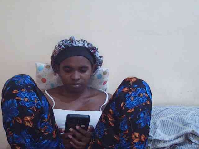Sweetdiva2 webcam