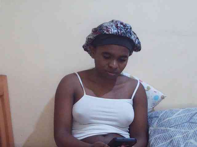 Sweetdiva2 webcam