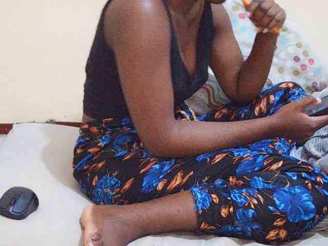 Sweetdiva2 webcam