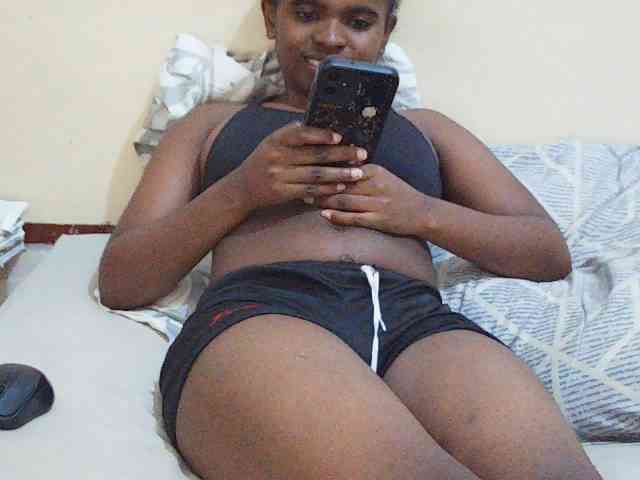Sweetdiva2 webcam