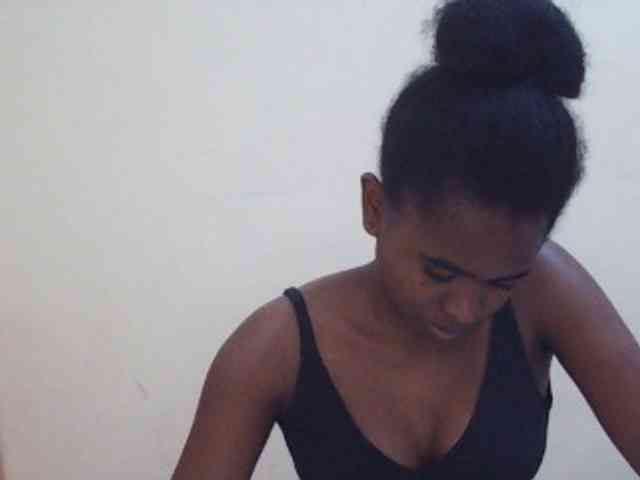 Sweetdiva2 webcam