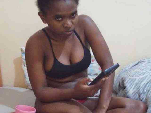 Sweetdiva2 webcam