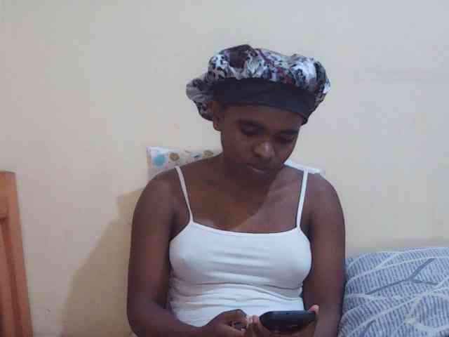 Sweetdiva2 webcam