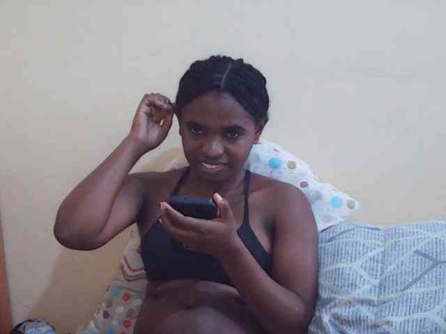 Sweetdiva2 webcam
