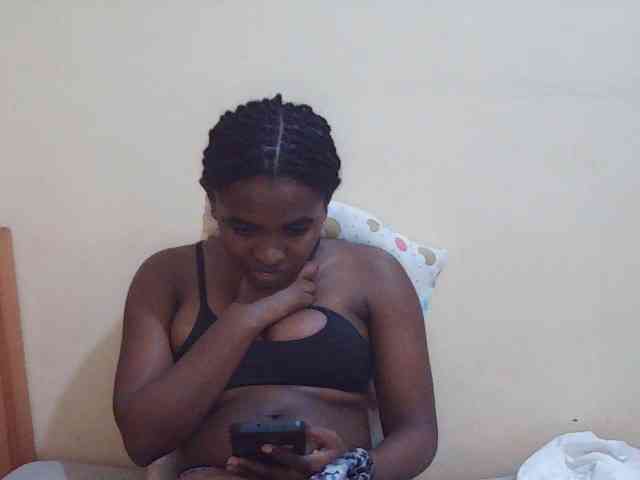 Sweetdiva2 webcam