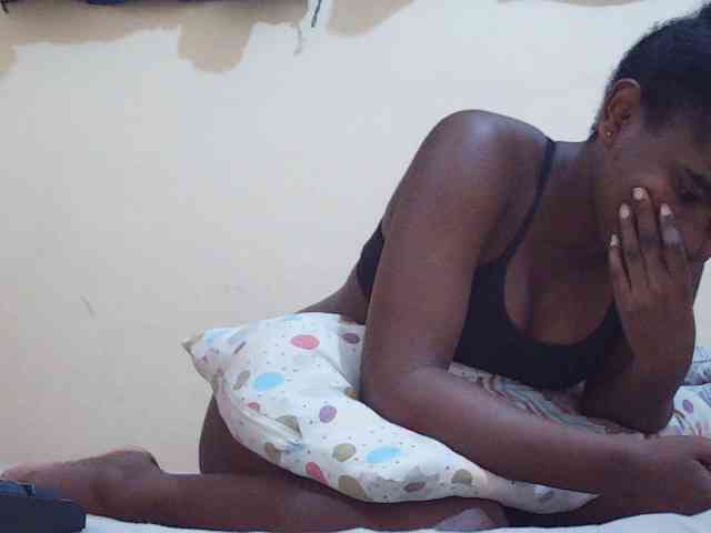 Sweetdiva2 webcam
