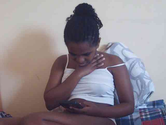 Sweetdiva2 webcam